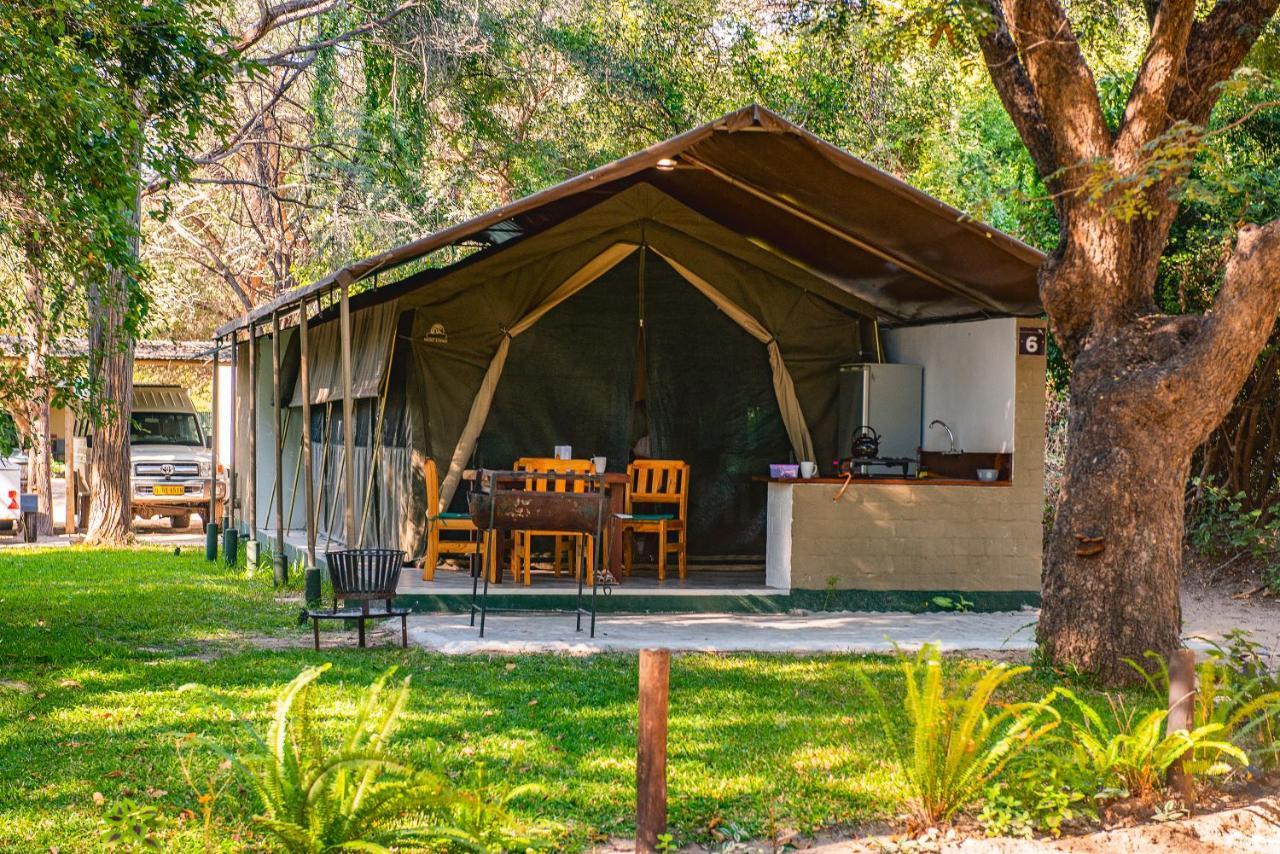 Hotel Zambezi Mubala Camp à Katima Mulilo Extérieur photo
