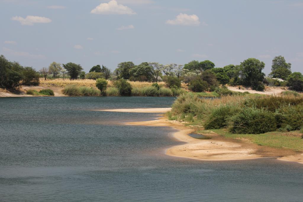 Hotel Zambezi Mubala Camp à Katima Mulilo Extérieur photo